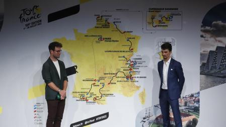 Mark Cavendish yJulian Alaphilippe, en el acto de presentación de la próxima edición del Tour de Francia