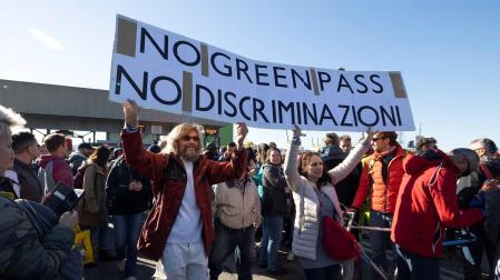Protesta en Trieste (Italia) contra la obligatoriedad del pasaporte Covid
