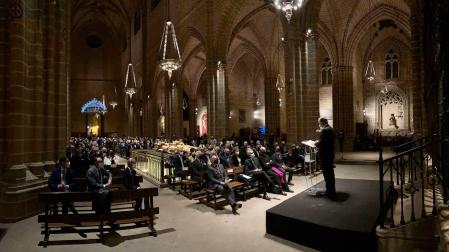 El alcalde Maya interviene en la bienvenida de ayer en la Catedral a los participantes en el congreso