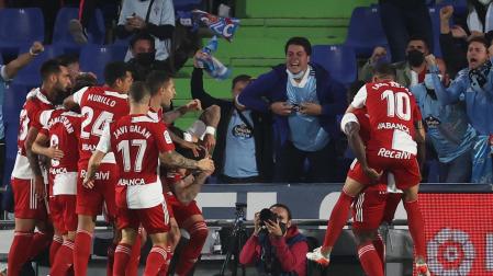 Los jugadores del Celta celebran uno de los tantos ante sus aficionados en el choque del Coliseum Alfonso Pérez