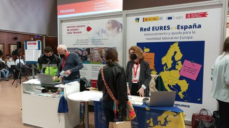 Stand del Servicio Navarro de Empleo, en elEncuentro de Empleo y Emprendimiento organizado por la Universidad Pública de Navarra (UPNA)