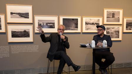 El artista Manolo Laguillo y el comisario Valentín Roma presentan 'Proyectos: cuatro décadas', en el Museo Universidad de Navarra