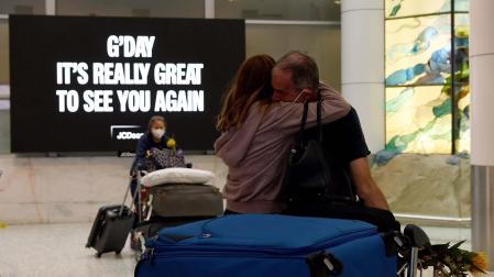 En el aeropuerto de Sídney se han vivido emotivas escenas de reencuentros