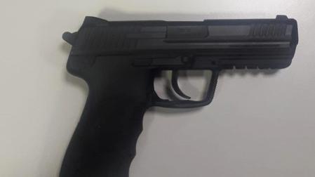 Una de las armas requisadas por la Policía Municipal