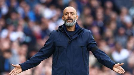 El portugués Nuno Espirito Santo dirigiendo un encuentro del Tottenham