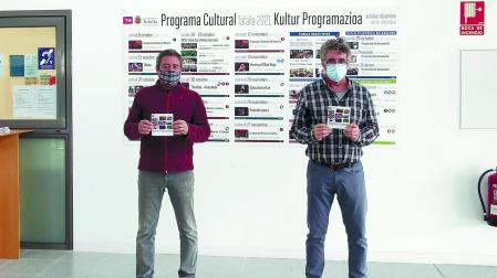 Pedro Leralta (izda.) y Atxu Ayerra en la presentación