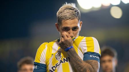 Gastón Ávila, con la camiseta de Rosario Central