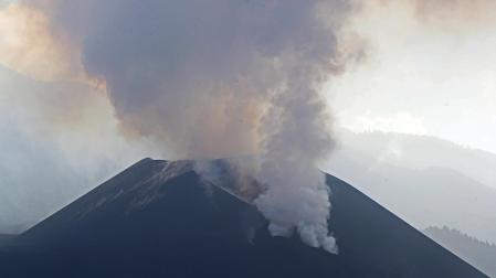 Vista del volcán Cumbre Vieja este jueves