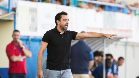 Xavi Hernández dirige un encuentro del Al Sadd