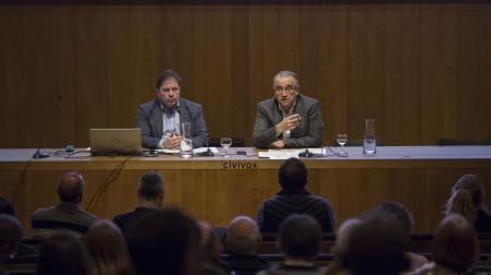 Enrique Maya durante el foro dedicado al Casco Antiguo de Pamplona