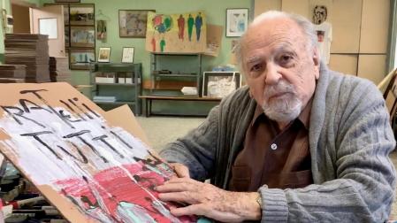 El capuchino Antonio Oteiza, de 95 años, en su estudio de Madrid