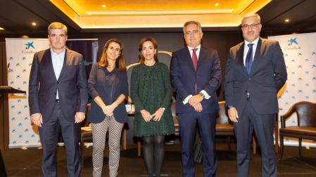 Benito Jiménez (APD), Isabel Moreno (Caixabank), Lourdes Centeno (EY Abogados), Juan Miguel Sucunza (CEN) y Alfonso Sánchez (Caixabank)