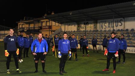 La plantilla de la Peña Sport posa durante la tarde de ayer después de conocer que el Málaga será su rival en la Copa del Rey