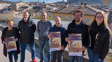 Itsaso Valencia (Ibai Ega), Sergio Azpilicueta y Pablo Ruiz de Larramendi (comparsa),  Xabier Okariz (Ibai Ega) y, por parte de la banda, el director Isaac Irimia y su presidenta, Verónica Sanz