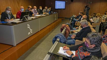 La asamblea de Mancomunidad de Montejurra reunida ayer por la tarde en la sede de la entidad