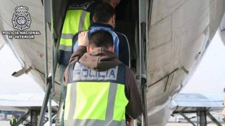 El otro expulsado fue condenado en 2019 por la comisión de un delito de abusos sexuales a una víctima menor de edad