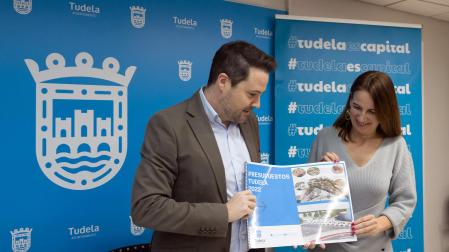 Alejandro Toquero e Irene Royo, en la presentación de los Presupuestos de Tudela para 2022