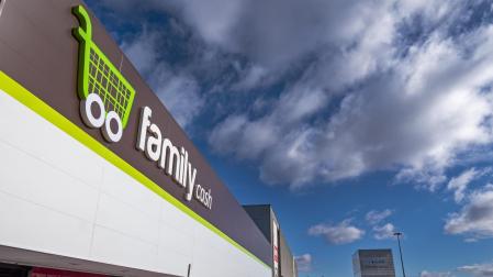 El Family Cash de Viana, en las semanas previas a la apertura