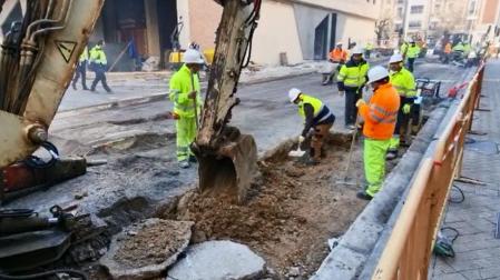 Vídeo de obras de reasfaltado en la calle Cortes de Navarra de Pamplona