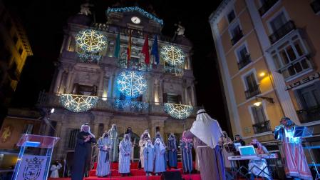 Fotos del pregón de Navidad en la plaza del Ayuntamiento de Pamplona
