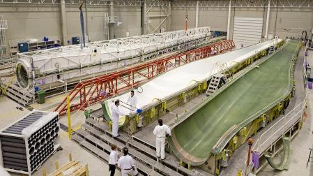 Moldes para la fabricación de palas en el interior de las instalaciones de Lumbier
