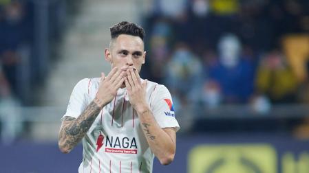 Lucas Ocampos celebra su gol frente al Cádiz