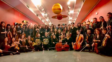 La Joven Orquesta de Pamplona, reunida en el Planetario