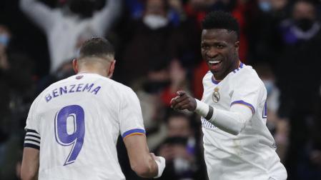 Benzemá y Vinicius, en un momento del partido
