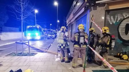 Tareas de extinción de un fuego con una víctima mortal en Malgrat (Barcelona)
@BOMBERS
09/01/2022