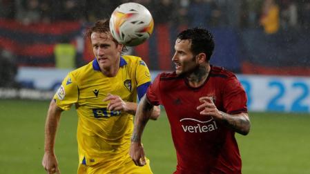 Rubén García y Álex, en el partido Osasuna-Cádiz