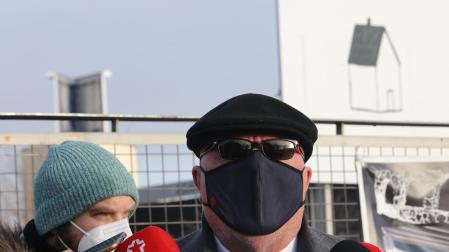 José Manuel Villarejo responde a los medios a su llegada para declarar a la Audiencia Nacional por el 'caso Tándem'