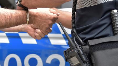 Un hombre, arrestado por la Policía Municipal
