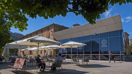Exterior del establecimiento Gavia Los Llanos en una imagen de su terraza el pasado verano