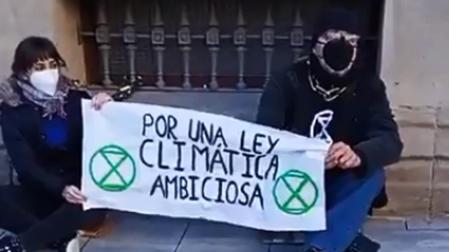 La protesta se lleva a cabo en el marco de las votaciones de las enmiendas a la Ley Foral de Cambio