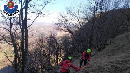 Fallece un montañero de 39 años tras precipitarse al vacío en el monte Balerdi, en la cordillera de Arala