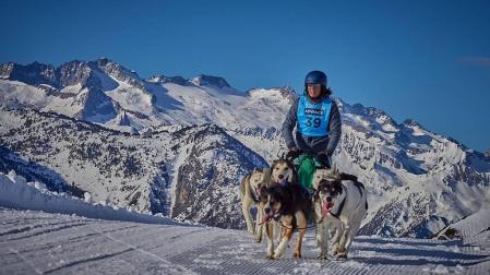 La alpinista tolosana Edurne Pasaban debutó con un trineo tirado por 6 perros. Acabó octava