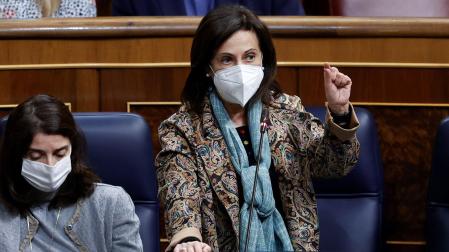 La ministra de Defensa, Margarita Robles, interviene en el pleno que se celebra, este miércoles, en el Congreso de los Diputados en Madrid