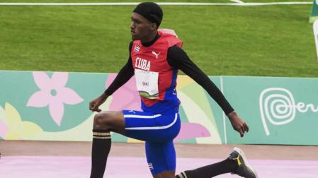 El saltador Jordan Díaz durante una competición con la selección cubana