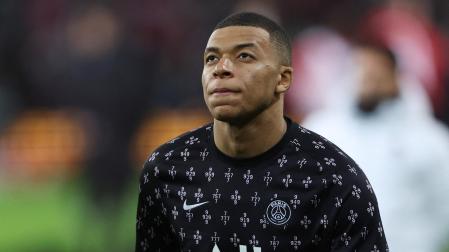 Kylian Mbappe, durante el calentamiento con el PSG