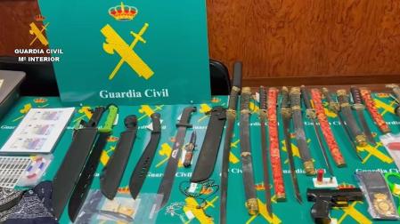 Armas intervenidas en la operación de la Guardia Civil en torno a la banda latina Dominican Don't Play (DDP)