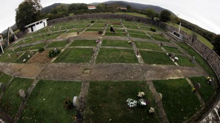 Vista general del cementerio de Burguete