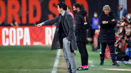 Andoni Iraola dirige a su equipo en el encuentro de ida de semifinales de la Copa del Rey contra el Betis