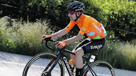 El navarro Asier Etxeberria, este sábado en la Vuelta a Valencia