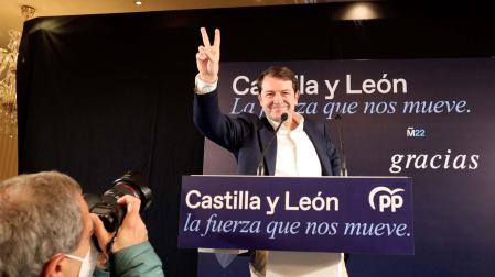 Alfonso Fernández Mañueco, en su comparecencia antes los medios para valorar los resultados electorales