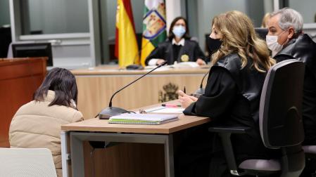 El jurado popular ha emitido esta sábado el veredicto de culpable condenando a Adriana Ugueto de haber asesinado a su hija, Carolina