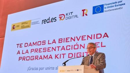 El director general de Red.Es, Alberto Martínez Lacambra, presenta el kit digital.