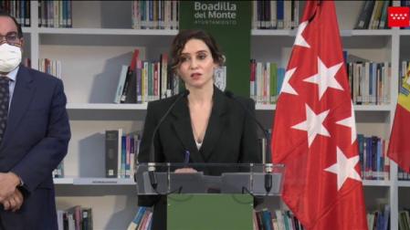 La presidenta de la Comunidad de Madrid, Isabel Díaz Ayuso, ha agradecido este lunes las muestras de apoyo recibidas en el marco de la crisis abierta dentro del PP en relación a los contratos de los que se habría beneficiado su hermano para la adquisición de mascarillas durante la pandemia.