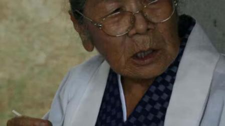El ejemplo más claro y más ampliamente estudiado sobre el efecto de la restricción calórica en la longevidad es el de los habitantes de la isla japonesa de Okinawa
