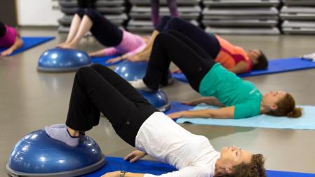 Participantes en un curso de Pilates en Civican