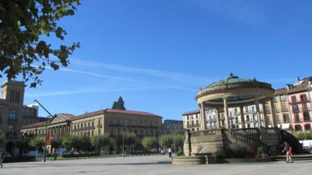 Imagen de la Plaza del Castillo soleada